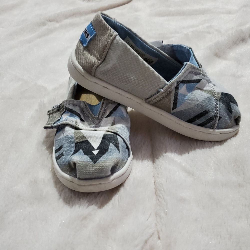 Toddler toms